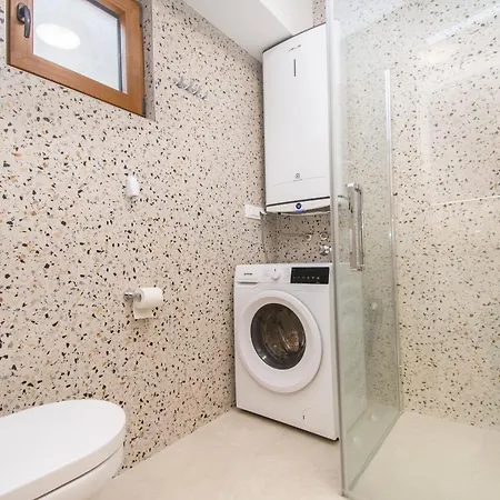 Apartment New In Centre With Private Parking Šibenik