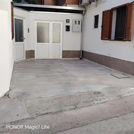 New In Centre With Private Parking Apartment