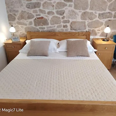 New In Centre With Private Parking Šibenik