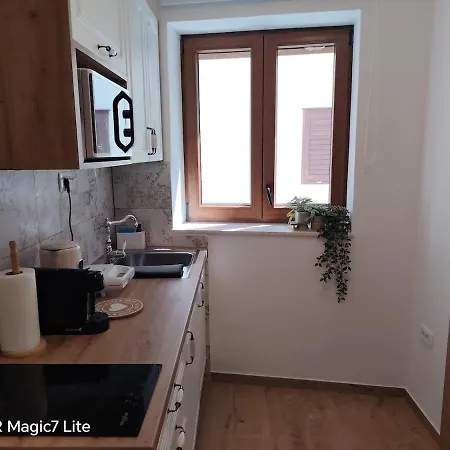 New In Centre With Private Parking Apartment Šibenik