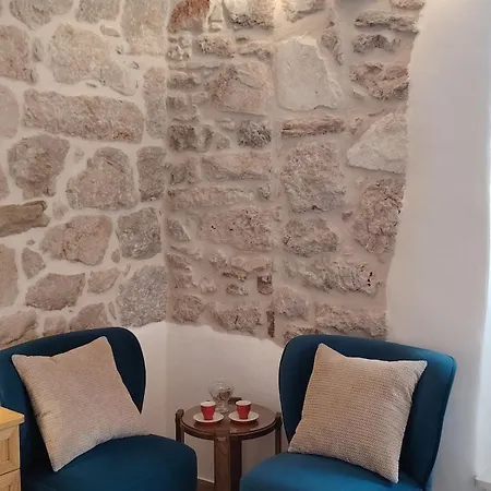 Apartment New In Centre With Private Parking *