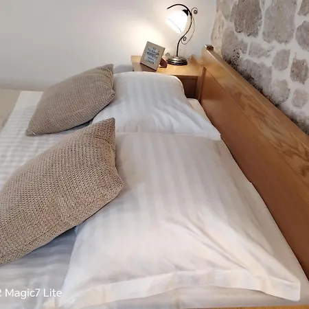 New In Centre With Private Parking Apartment Šibenik