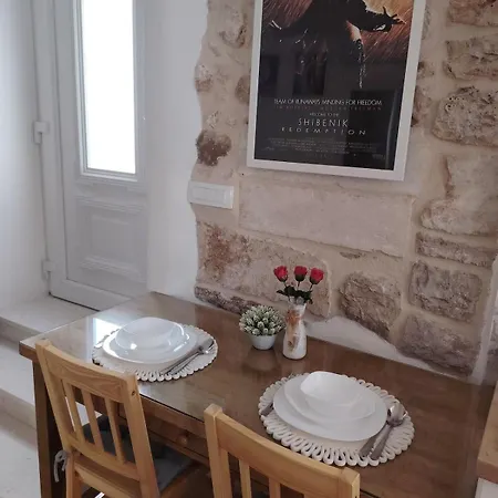 New In Centre With Private Parking Apartment