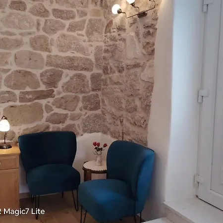 Apartment New In Centre With Private Parking *